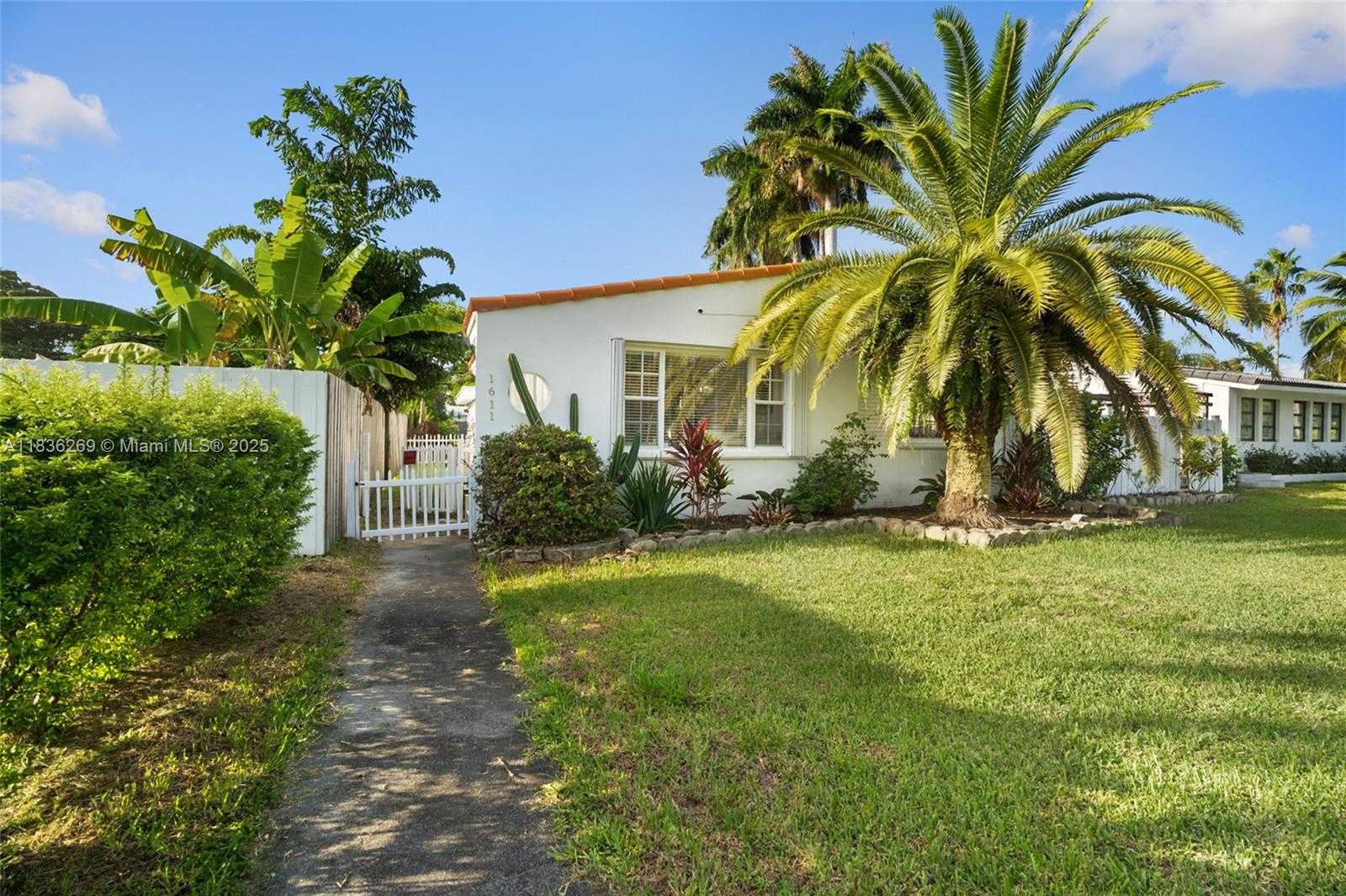 Small Image of 1611 MAYO STREEET, Hollywood Number 33