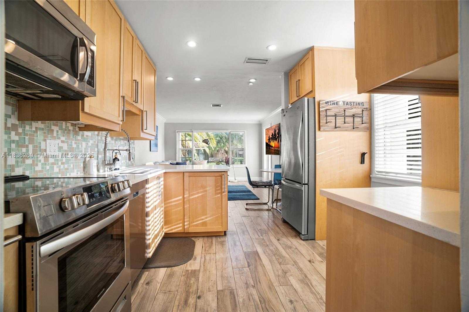 Small Image of 1611 MAYO STREEET, Hollywood Number 4