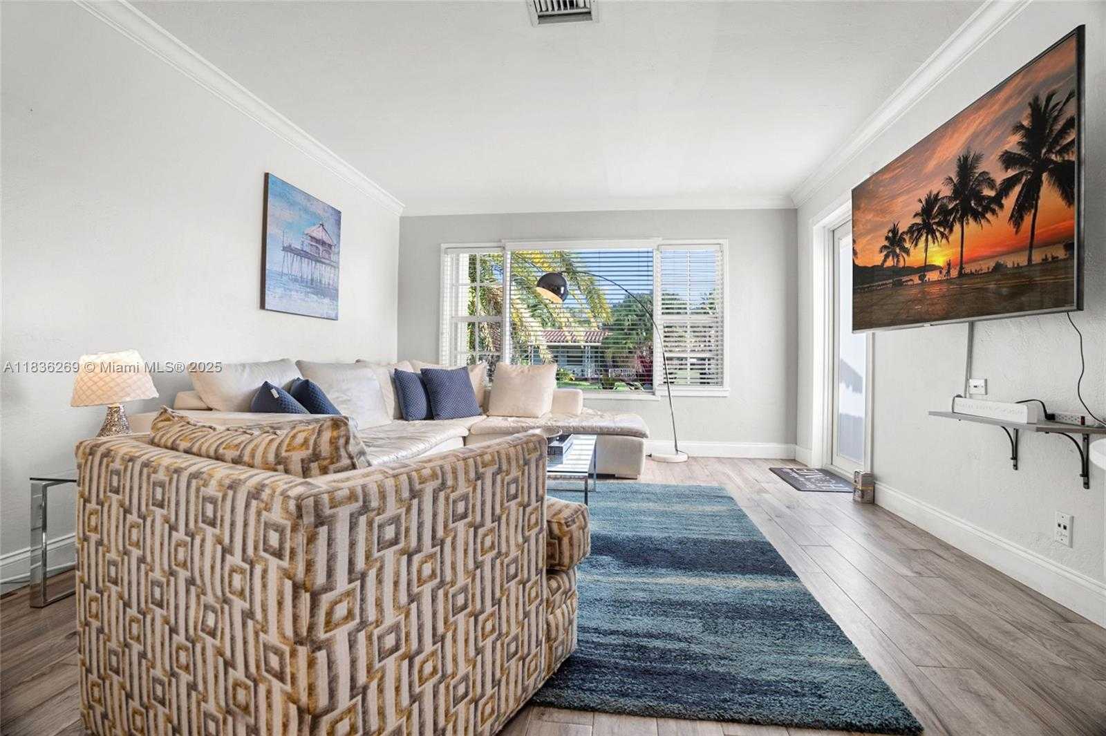 Small Image of 1611 MAYO STREEET, Hollywood Number 9