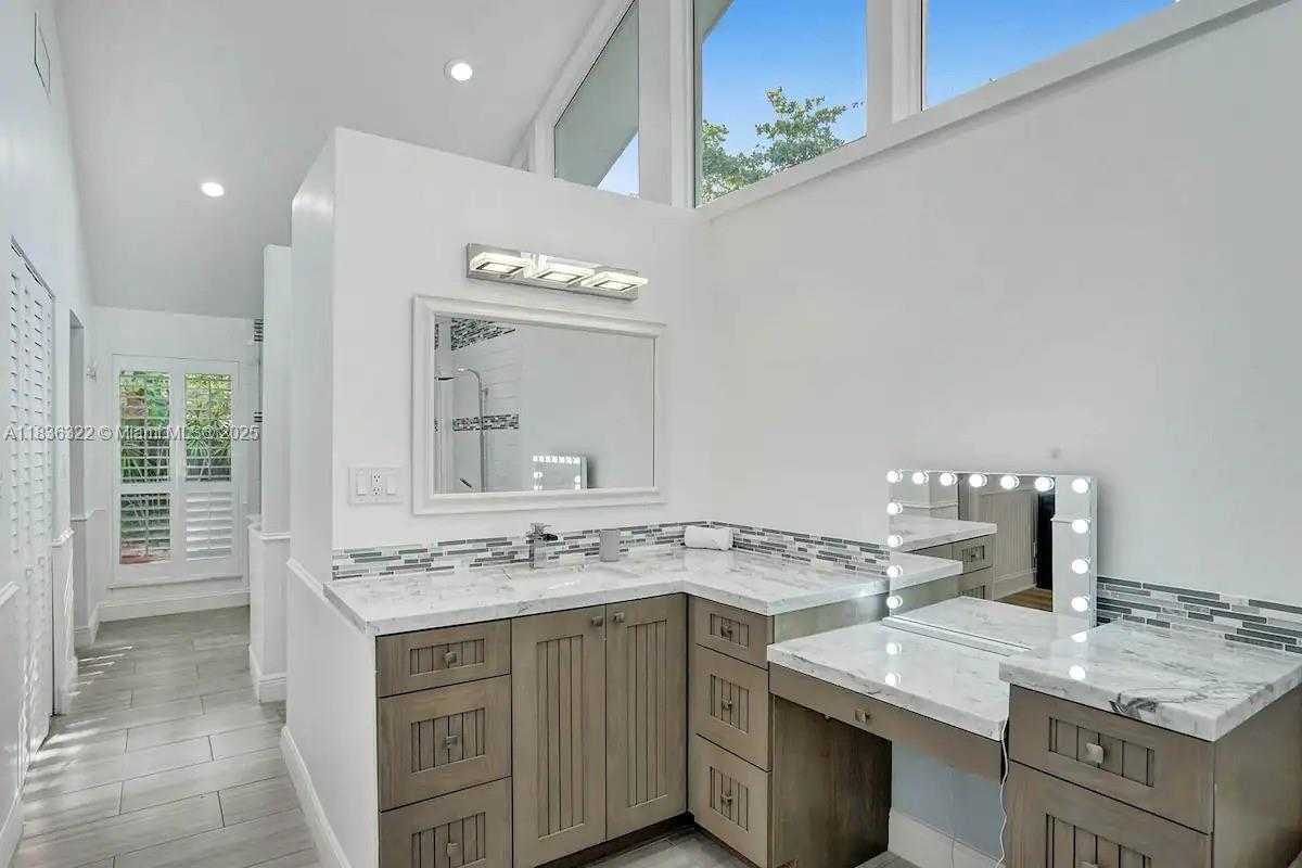 Small Image of 2120 SOUTH WEST 28TH WAY, Fort Lauderdale Number 22