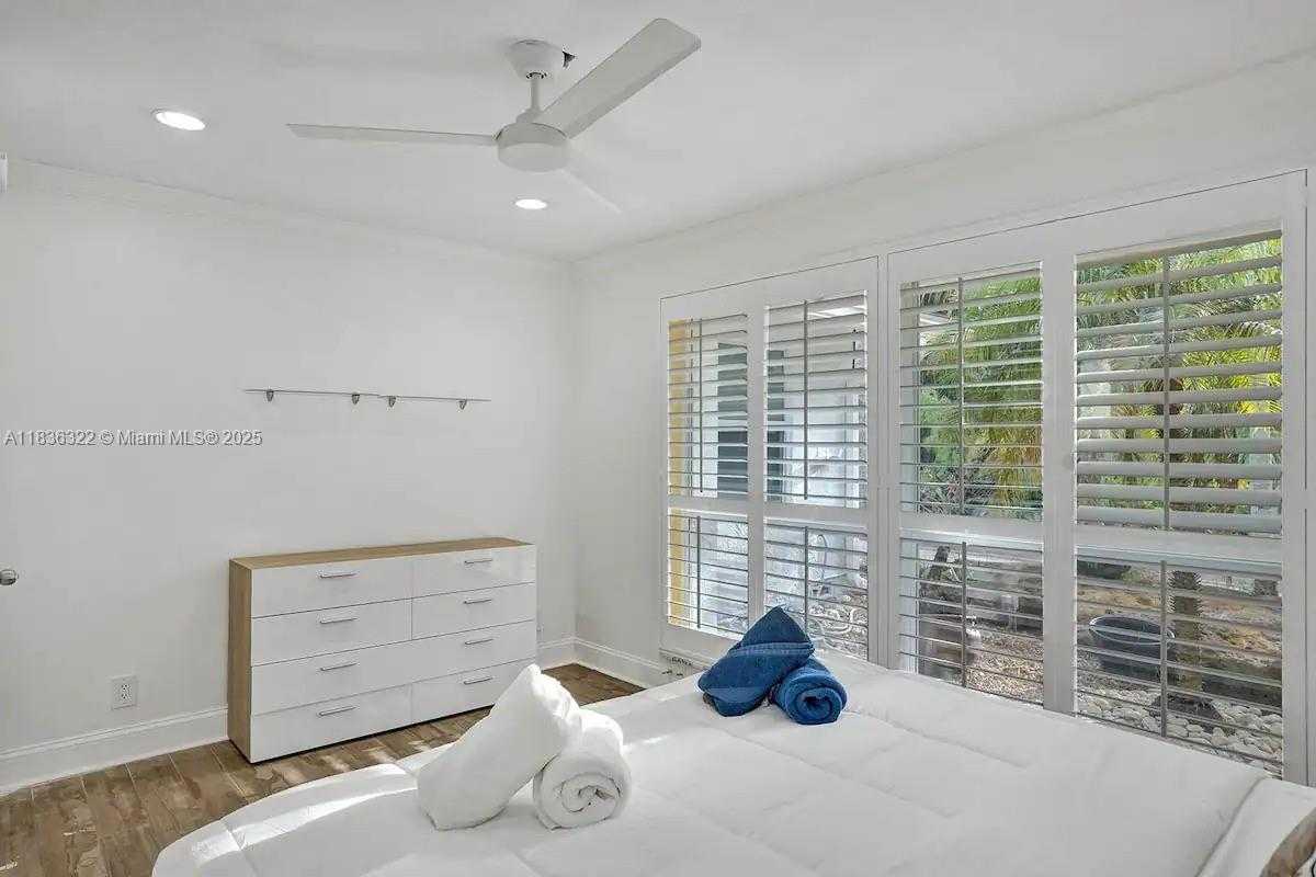 Small Image of 2120 SOUTH WEST 28TH WAY, Fort Lauderdale Number 36
