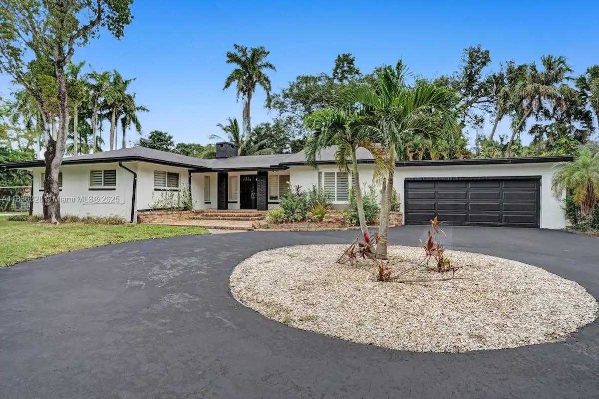 Small Image of 2100 SOUTH WEST 28TH WAY, Fort Lauderdale Number 2