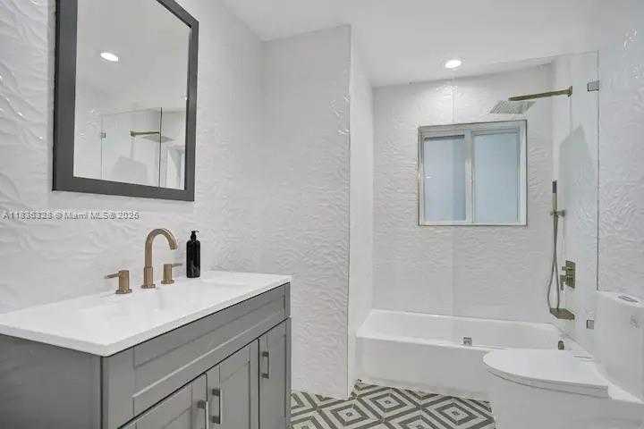 Small Image of 2100 SOUTH WEST 28TH WAY, Fort Lauderdale Number 24