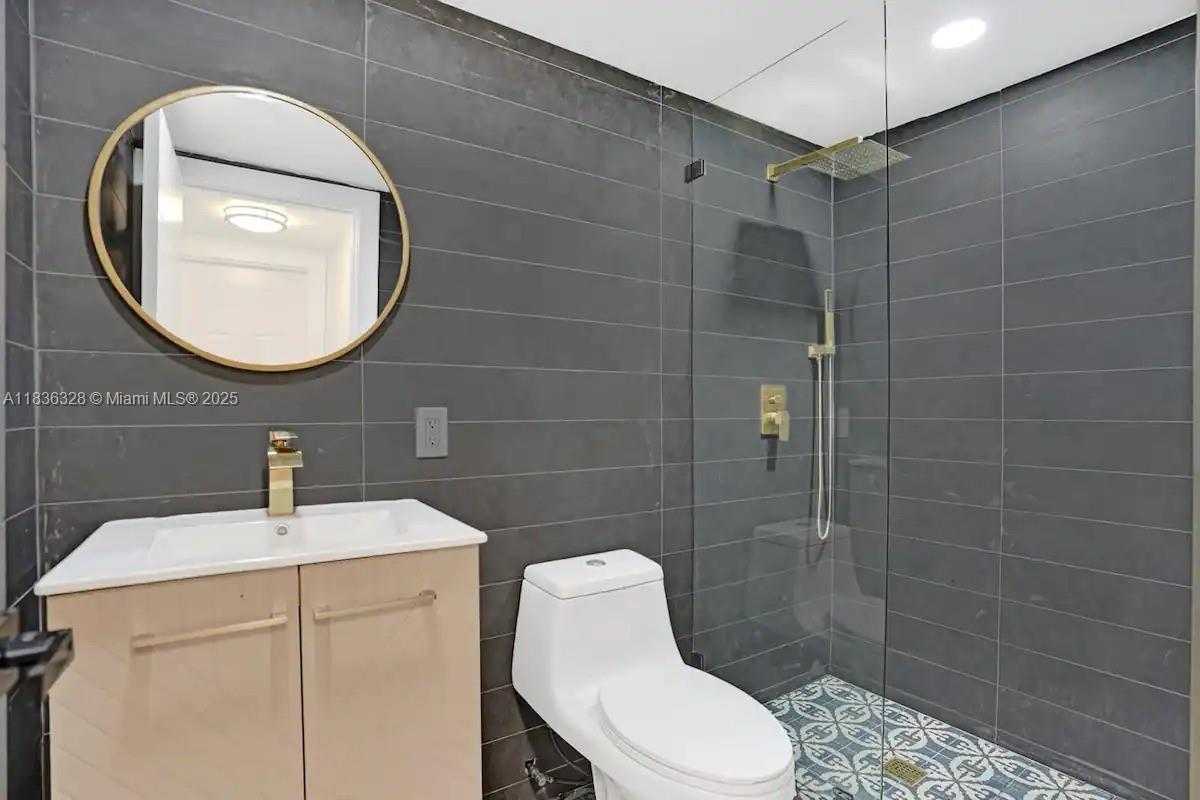 Small Image of 2100 SOUTH WEST 28TH WAY, Fort Lauderdale Number 31