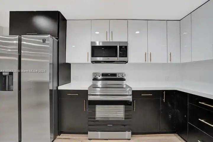 Small Image of 2100 SOUTH WEST 28TH WAY, Fort Lauderdale Number 9
