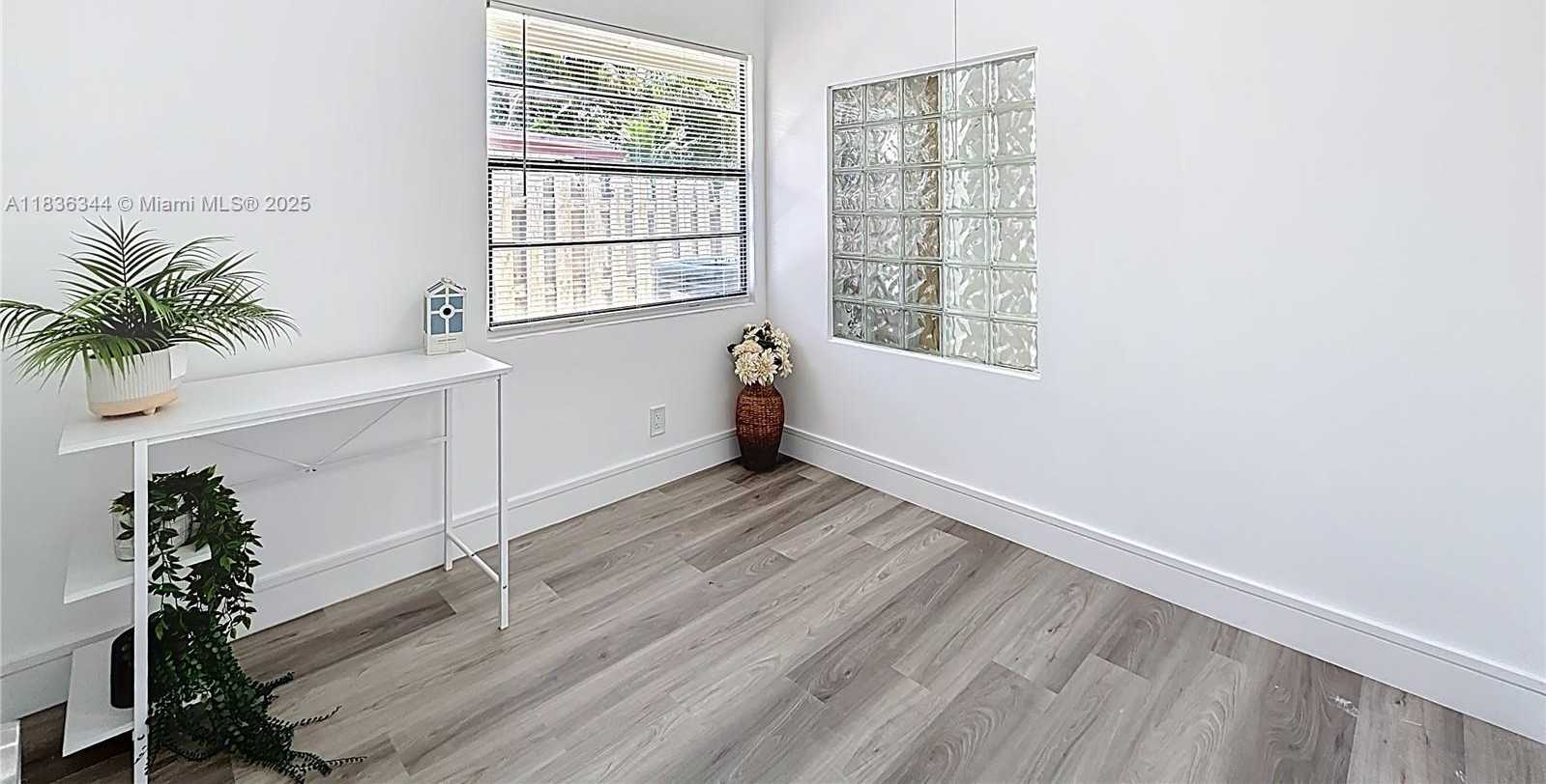 Small Image of 1309 SOUTH WEST 75TH AVE, North Lauderdale Number 21