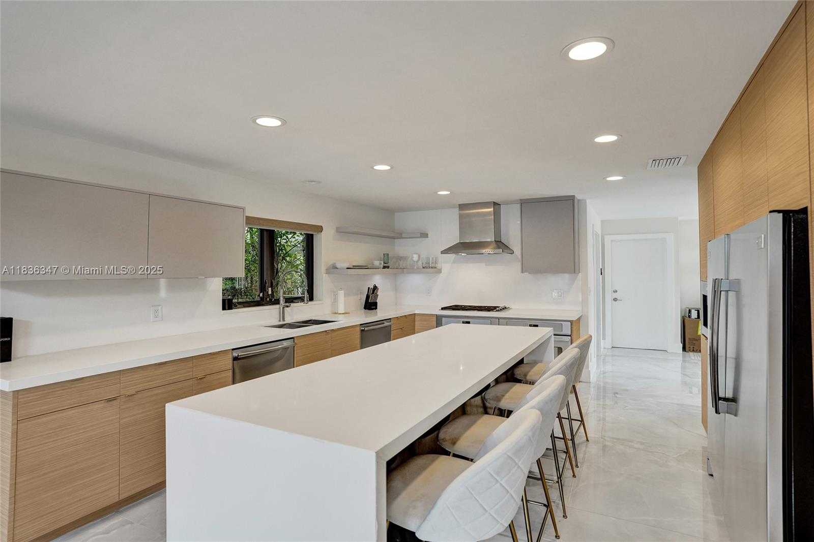 Small Image of 2340 AQUA VISTA BLVD, Fort Lauderdale Number 9