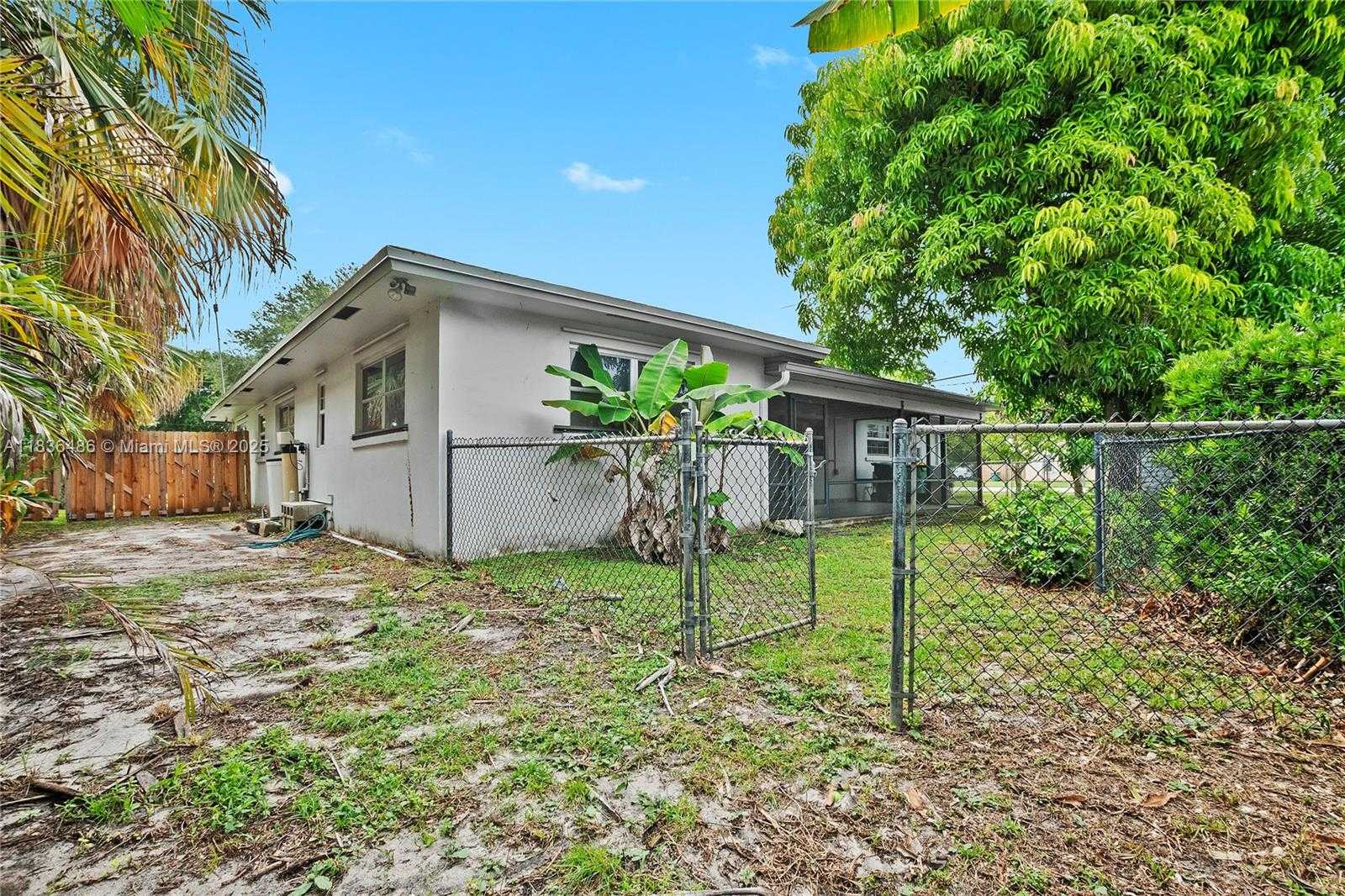 Small Image of 180 SOUTH WEST 125TH AVE, Plantation Number 32