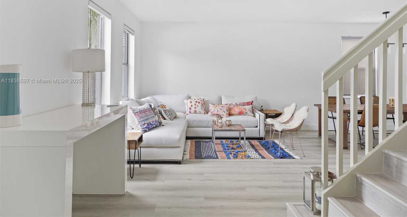 Small Image of 1249 CHENILLE CIR, Weston Number 10