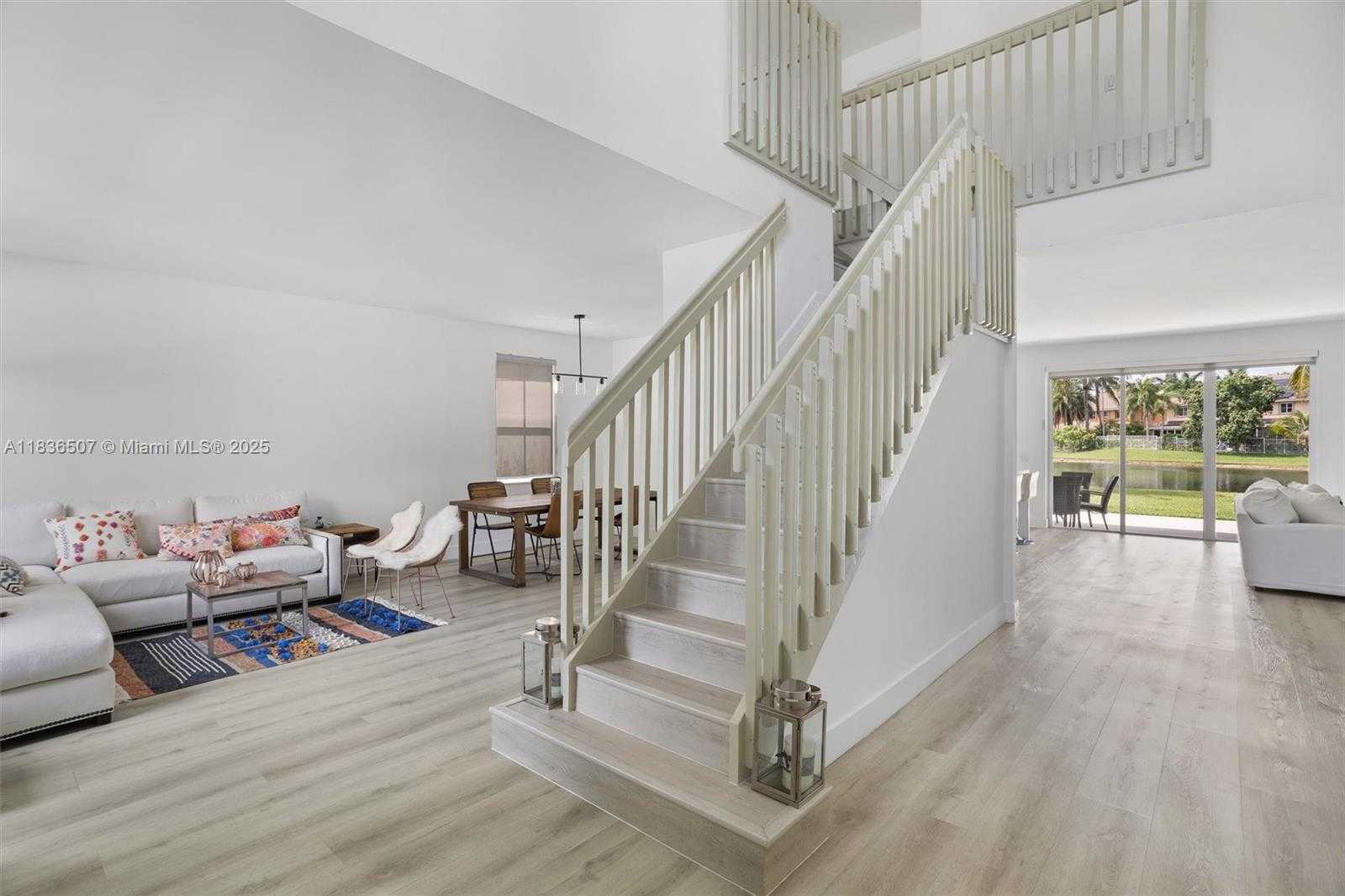 Small Image of 1249 CHENILLE CIR, Weston Number 11