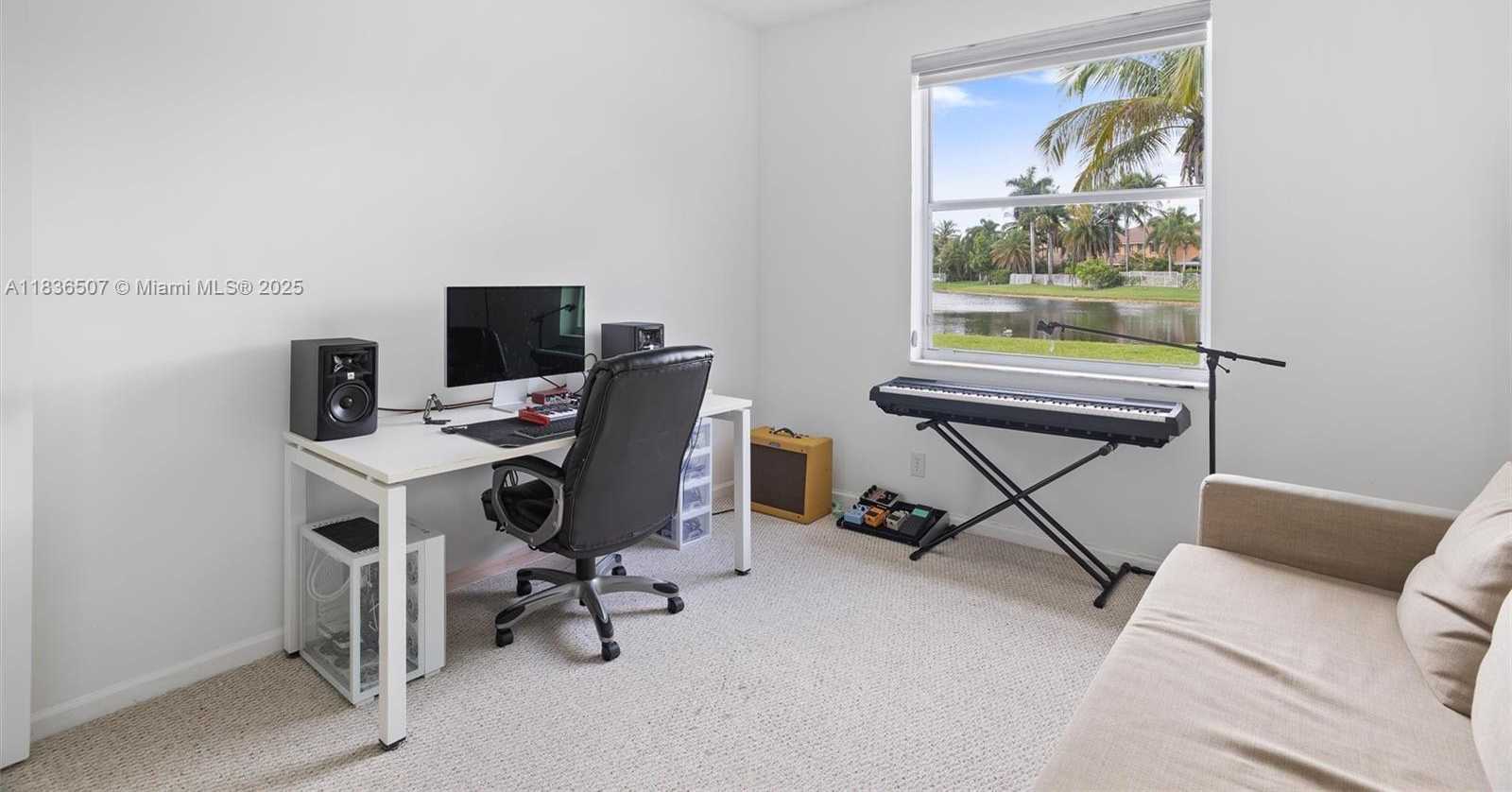 Small Image of 1249 CHENILLE CIR, Weston Number 14