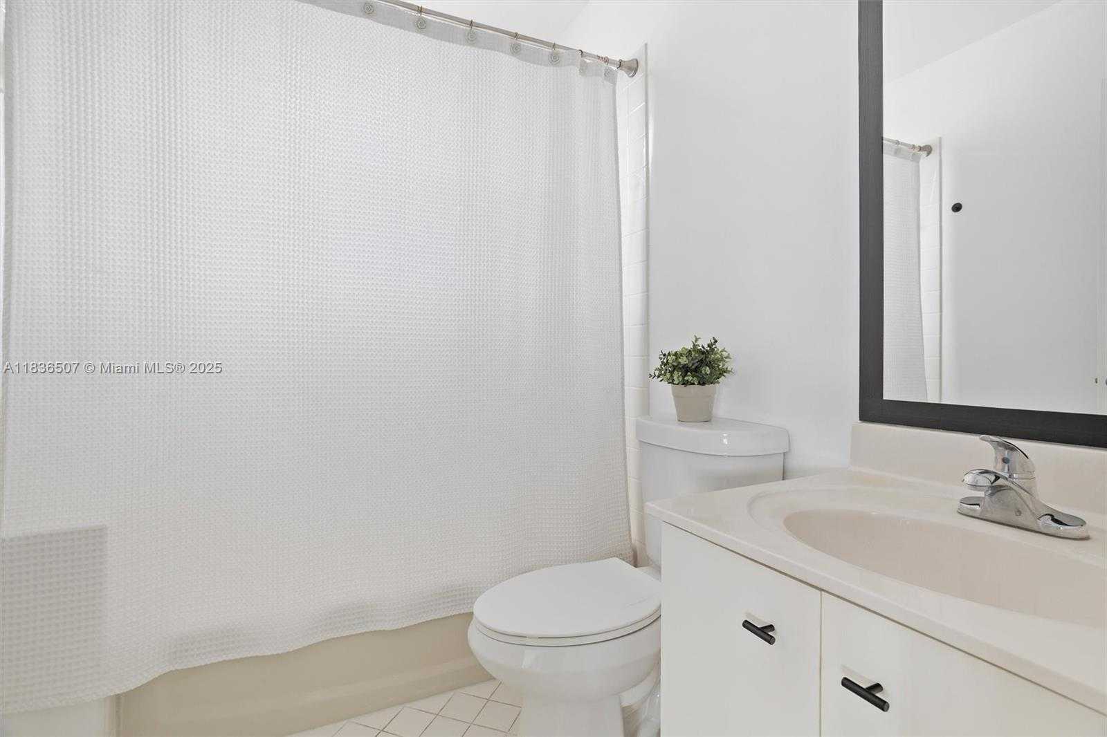 Small Image of 1249 CHENILLE CIR, Weston Number 15