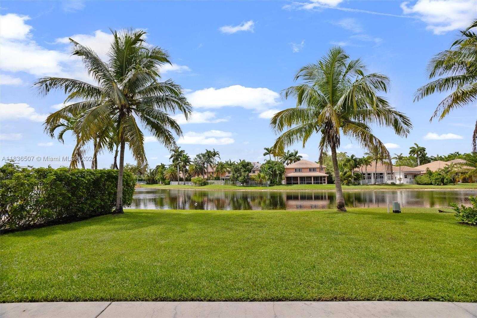Small Image of 1249 CHENILLE CIR, Weston Number 20