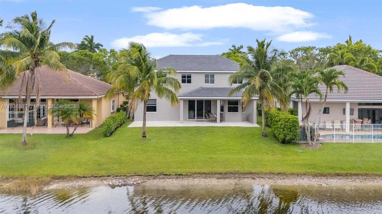 Small Image of 1249 CHENILLE CIR, Weston Number 22