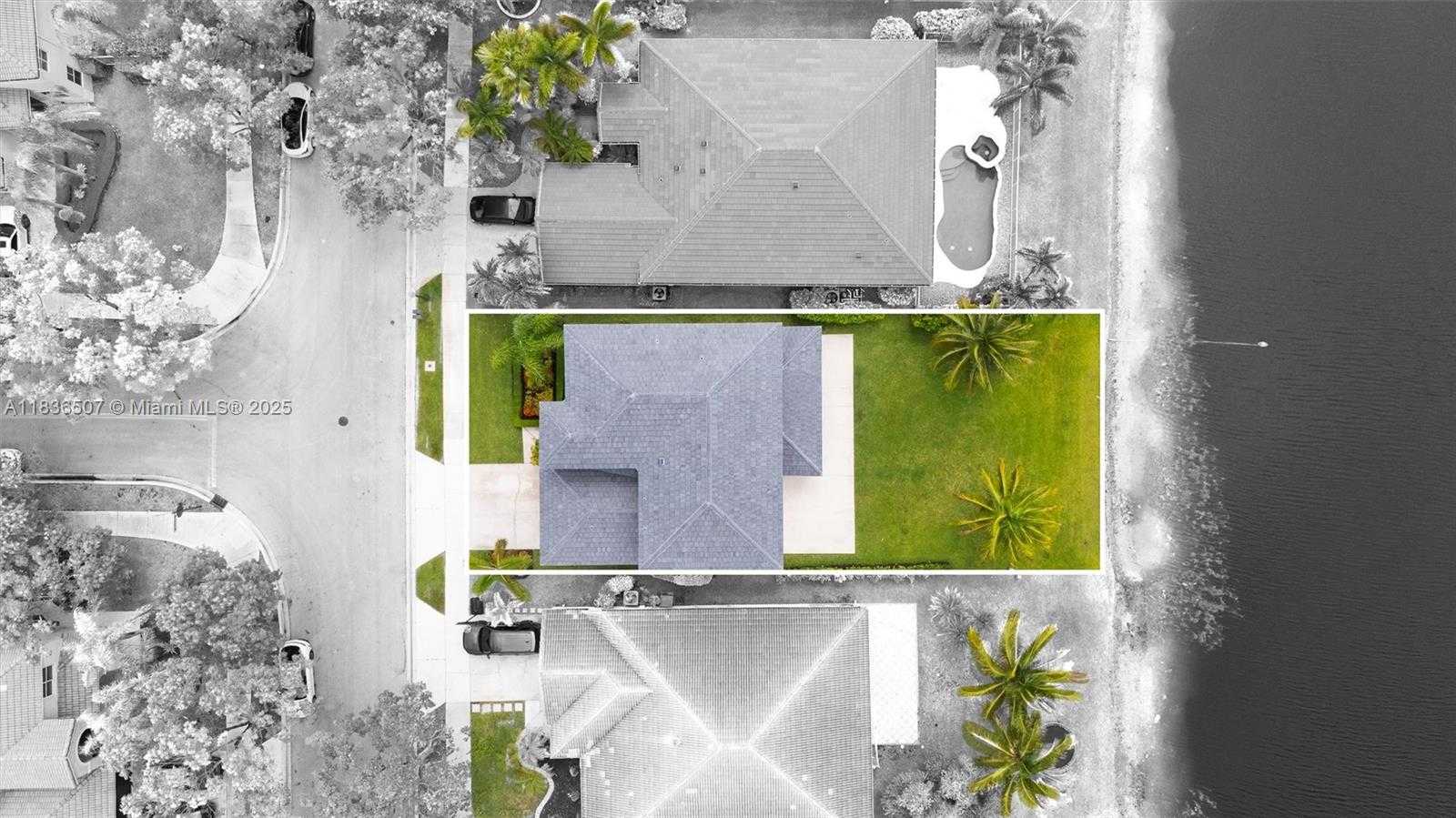 Small Image of 1249 CHENILLE CIR, Weston Number 23