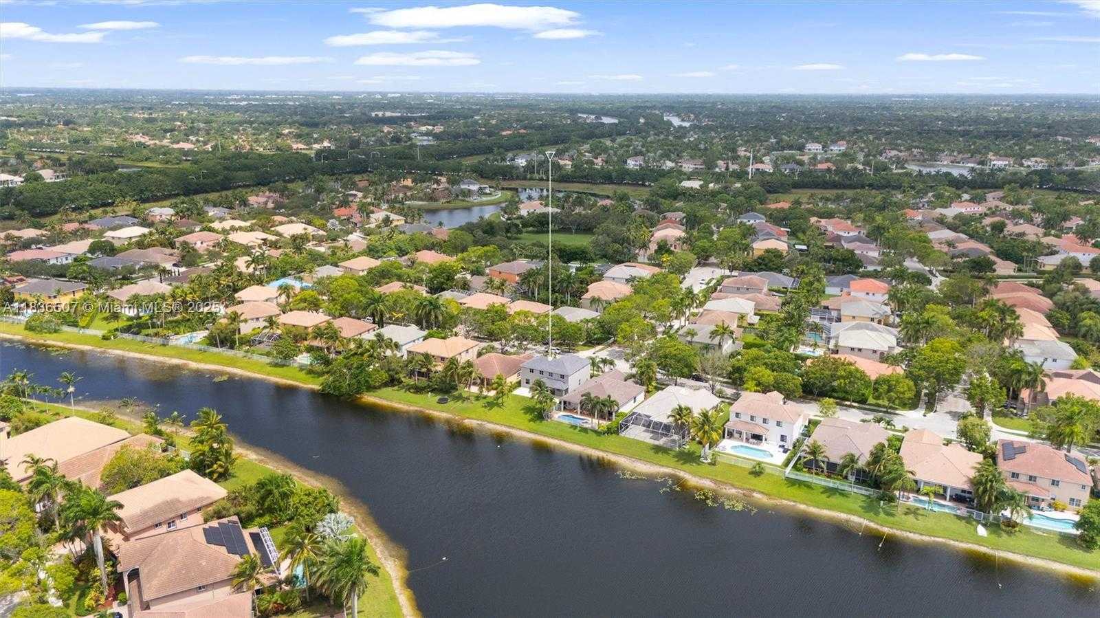 Small Image of 1249 CHENILLE CIR, Weston Number 26