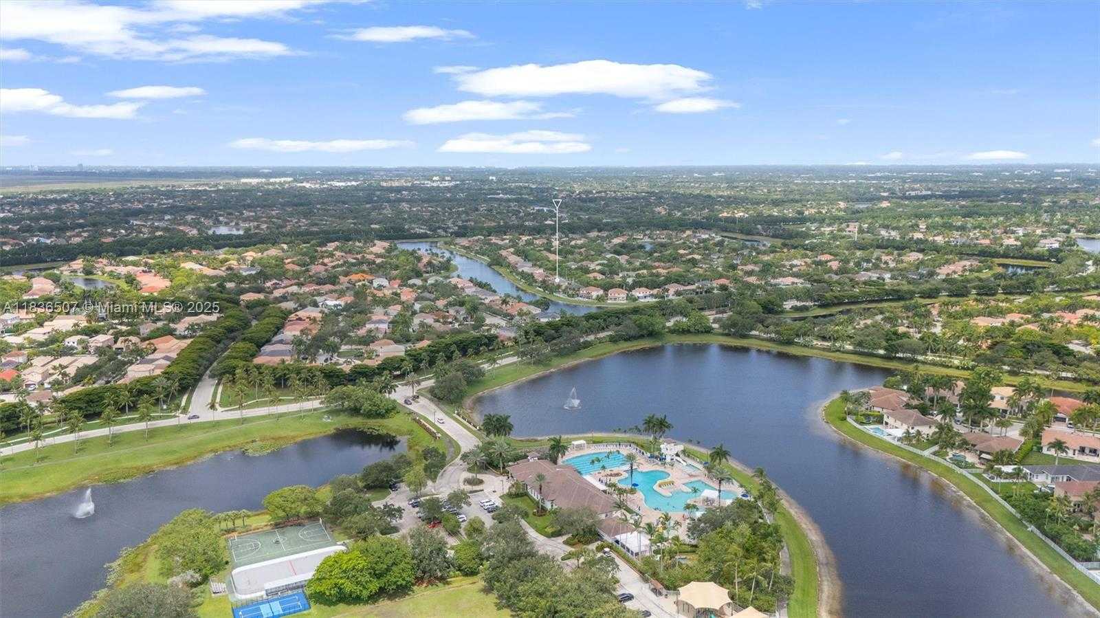 Small Image of 1249 CHENILLE CIR, Weston Number 28