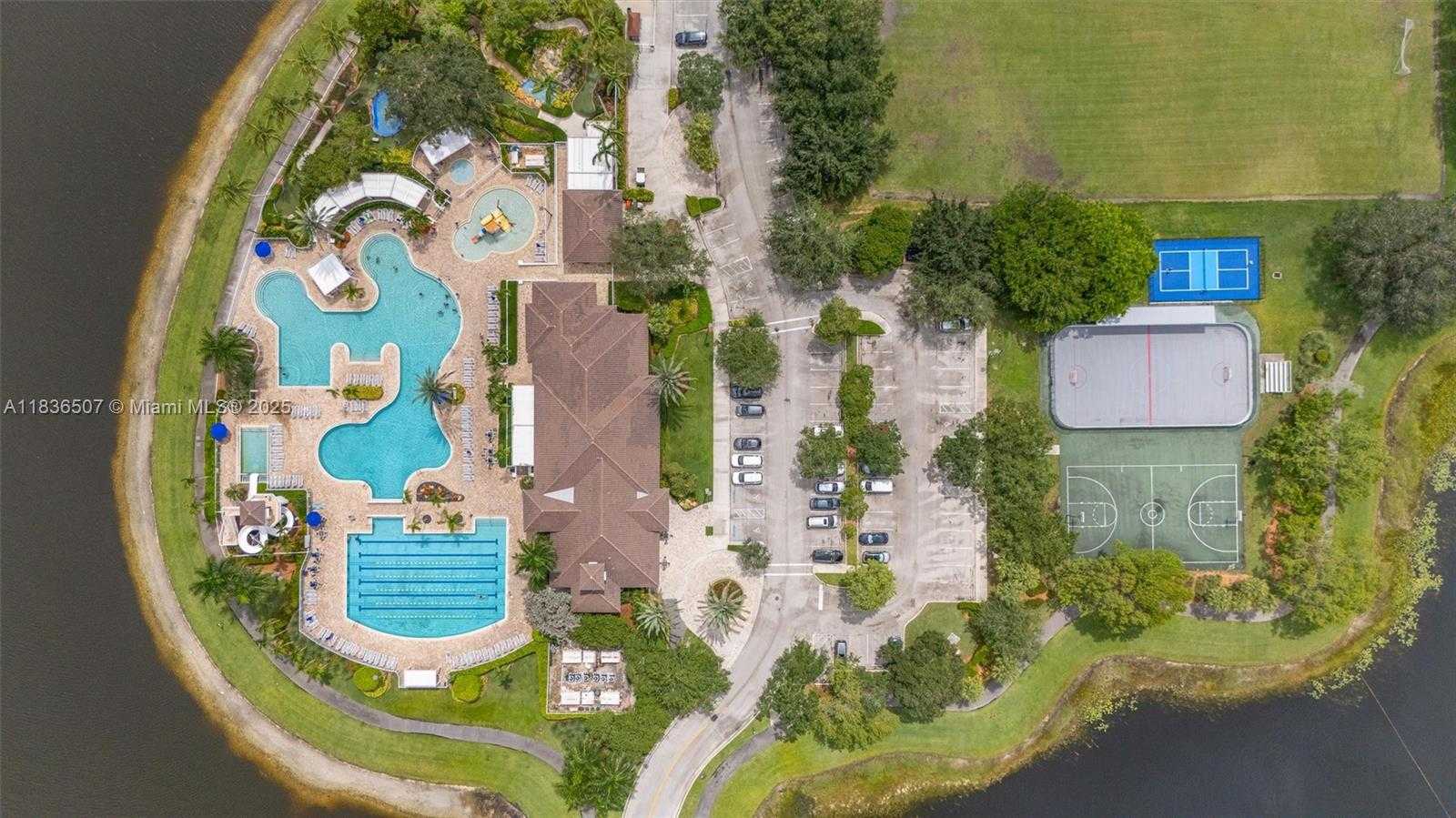 Small Image of 1249 CHENILLE CIR, Weston Number 29