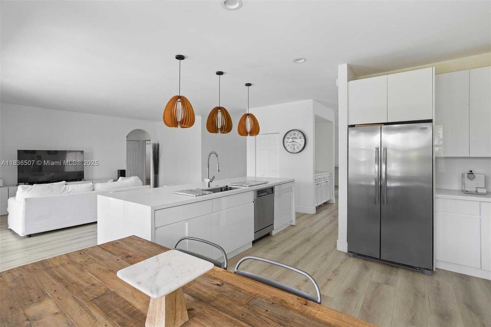 Small Image of 1249 CHENILLE CIR, Weston Number 3
