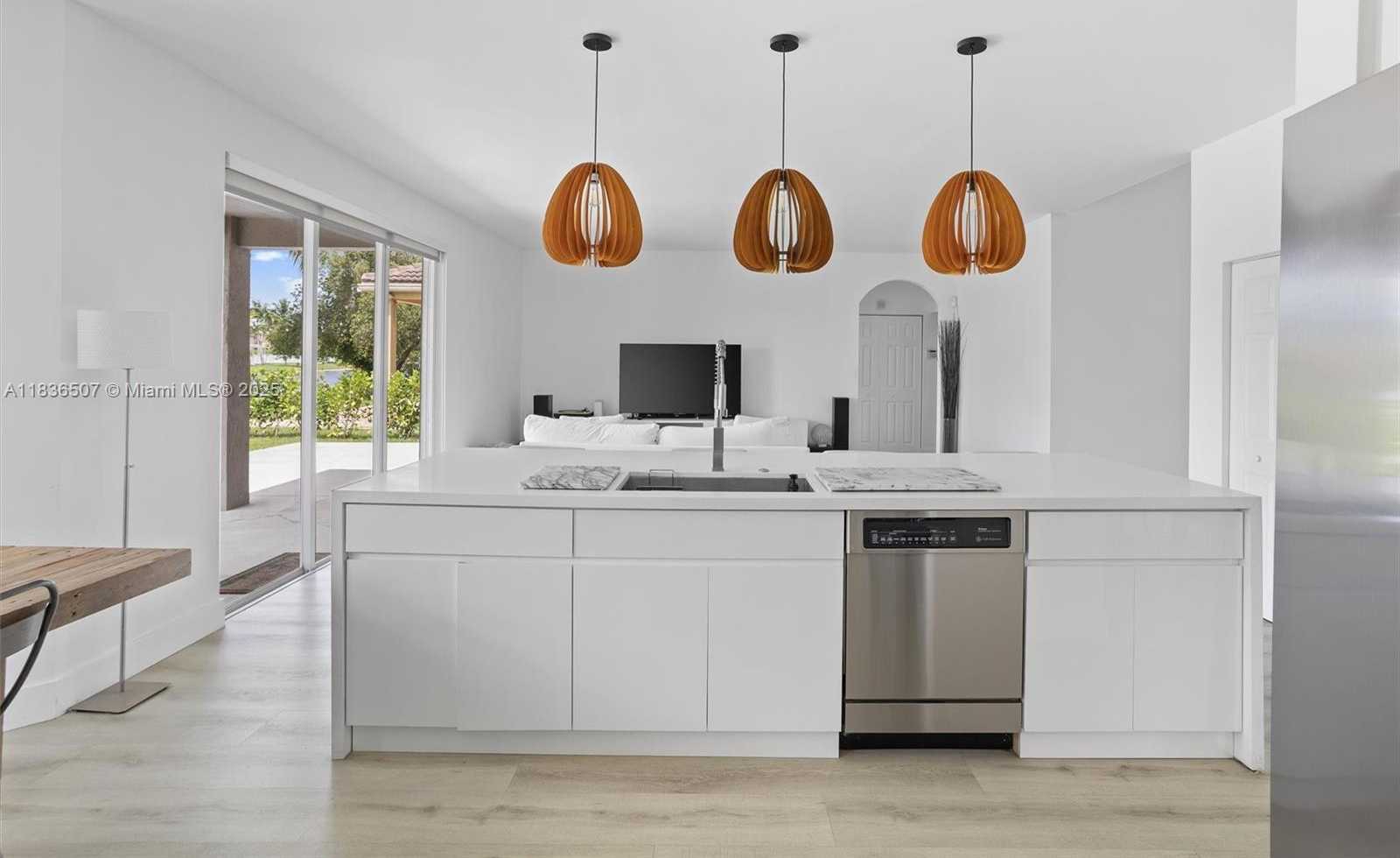 Small Image of 1249 CHENILLE CIR, Weston Number 5