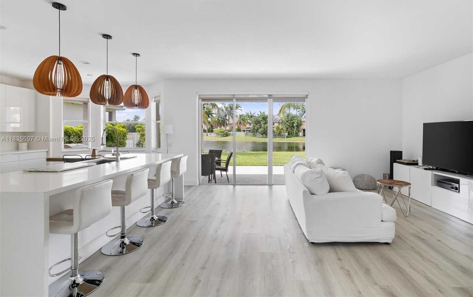 Small Image of 1249 CHENILLE CIR, Weston Number 6