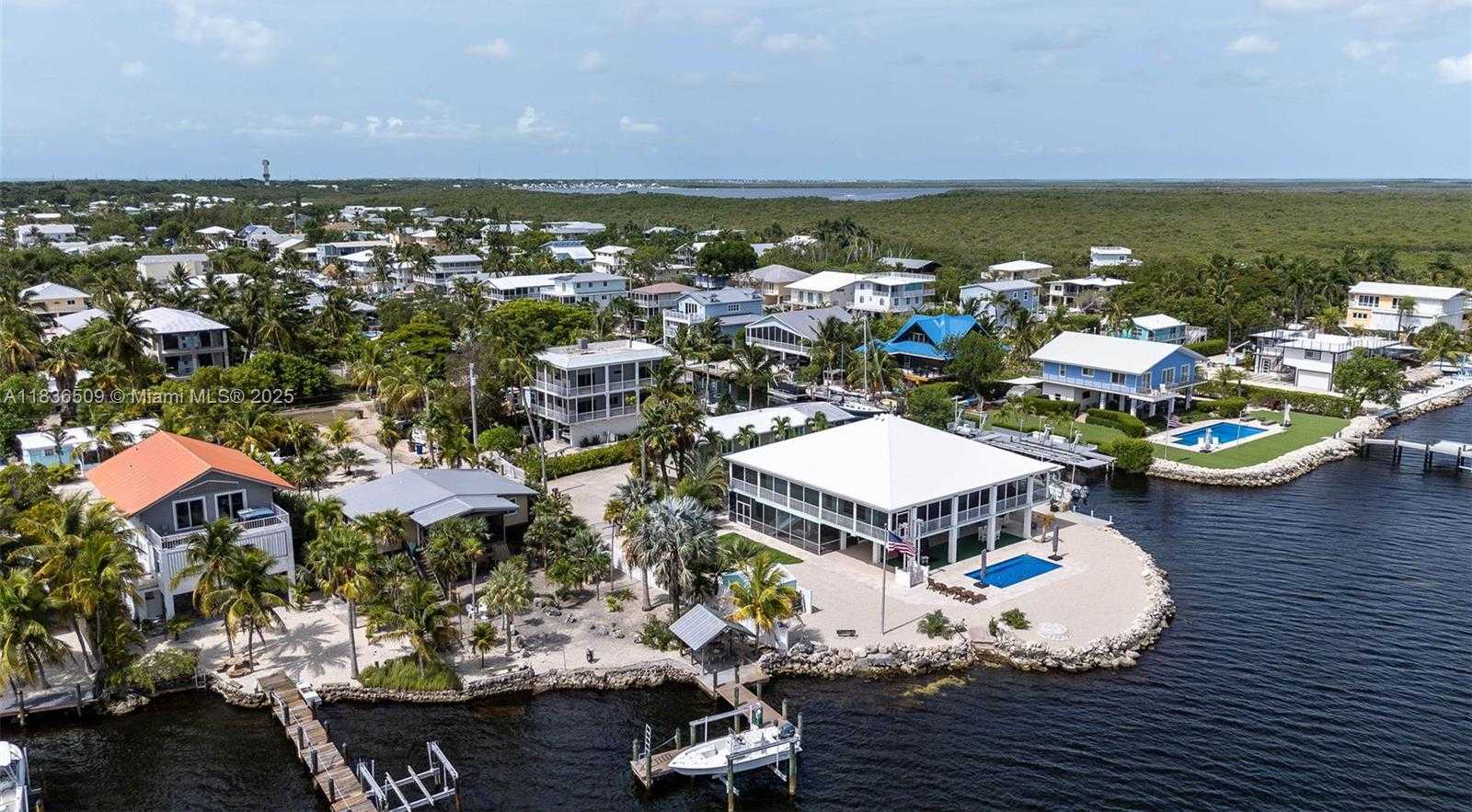 Small Image of 794 NARRAGANSETT LN, Key Largo Number 25
