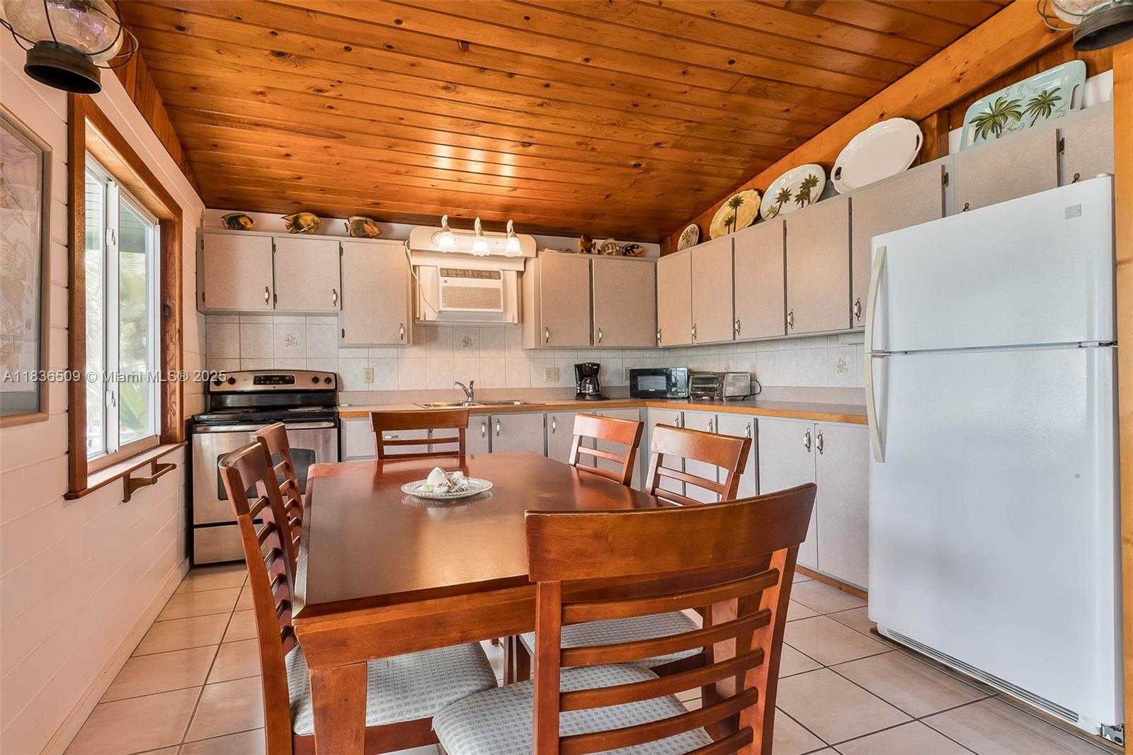 Small Image of 794 NARRAGANSETT LN, Key Largo Number 9