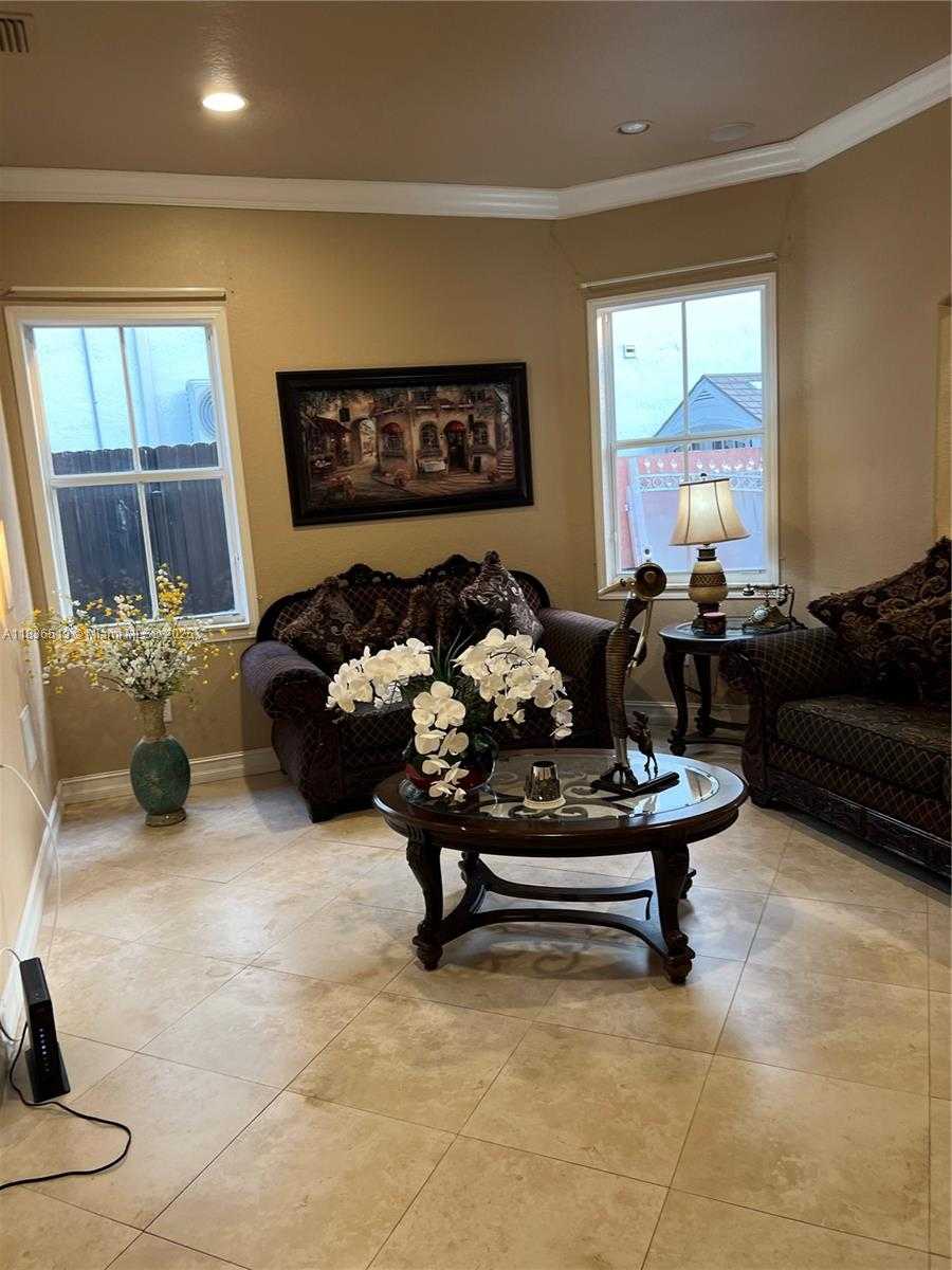 Small Image of 18122 NORTH WEST 91ST CT, Hialeah Number 8