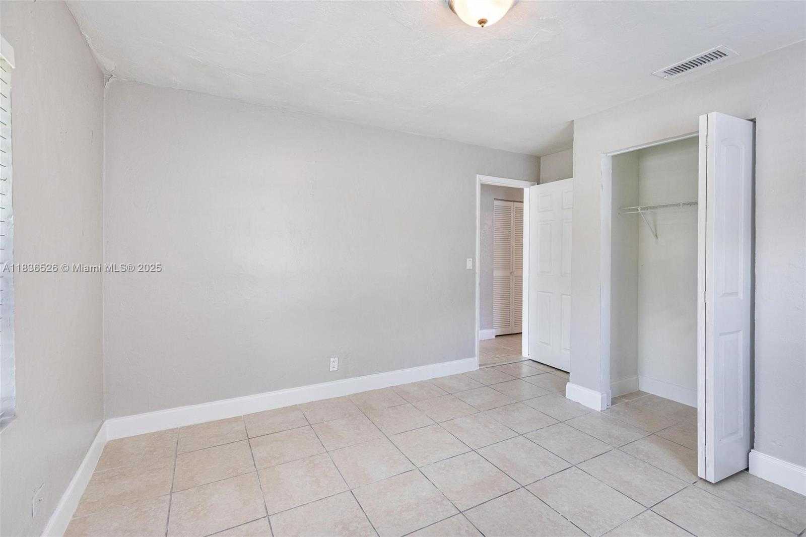 Small Image of 5456 NORTH WEST 1ST AVE, Oakland Park Number 10