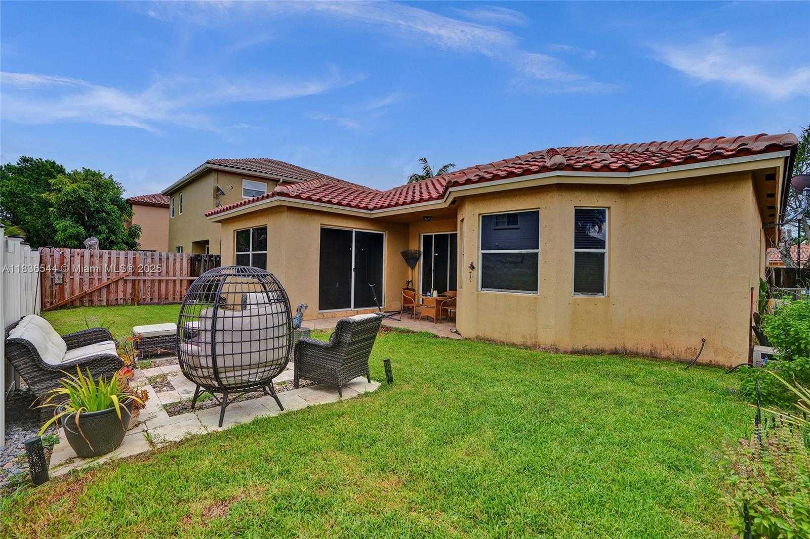 Small Image of 12833 SOUTH WEST 50TH CT, Miramar Number 2