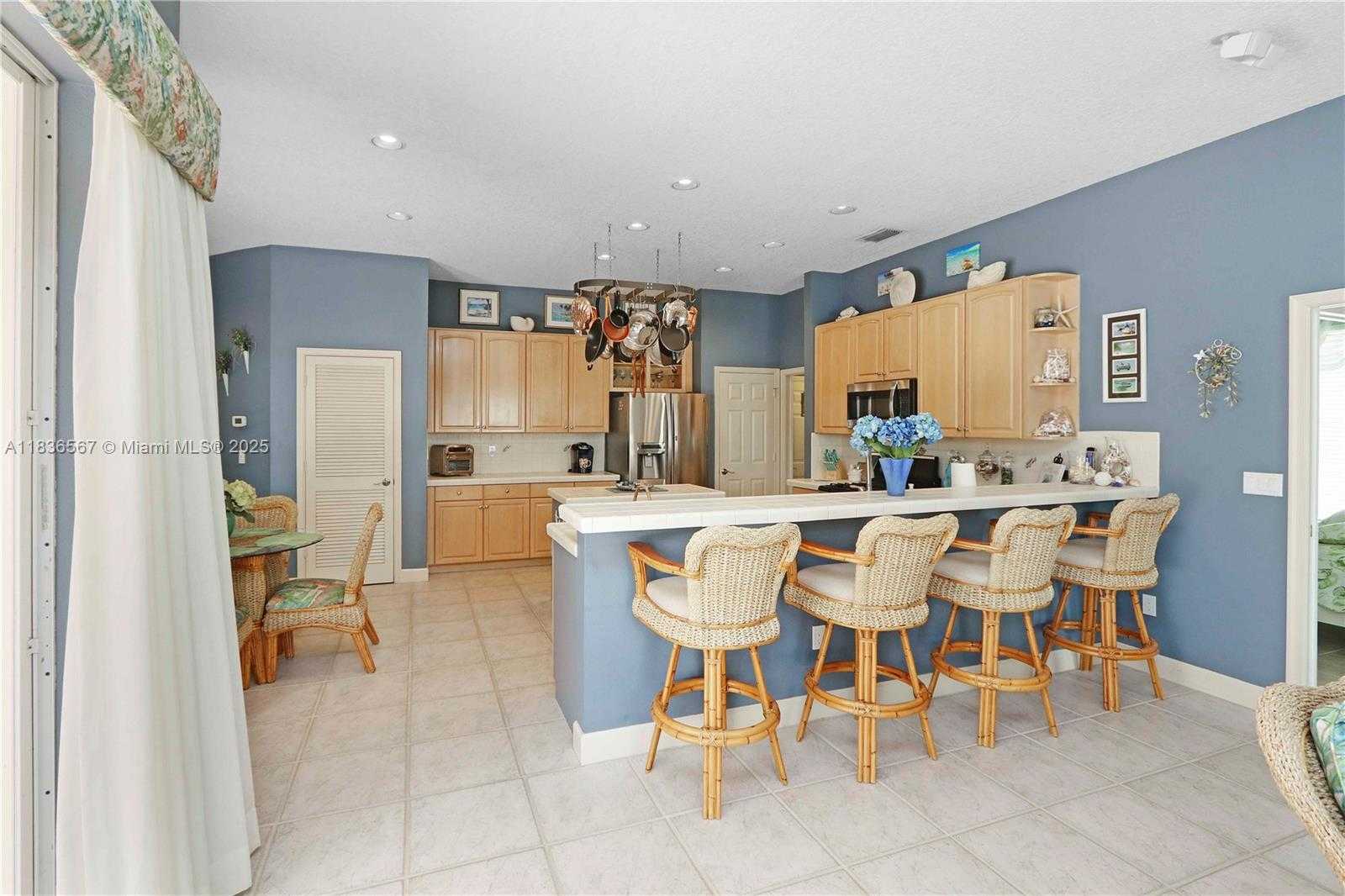 Small Image of 2725 FAIRWAYS DR, Homestead Number 5