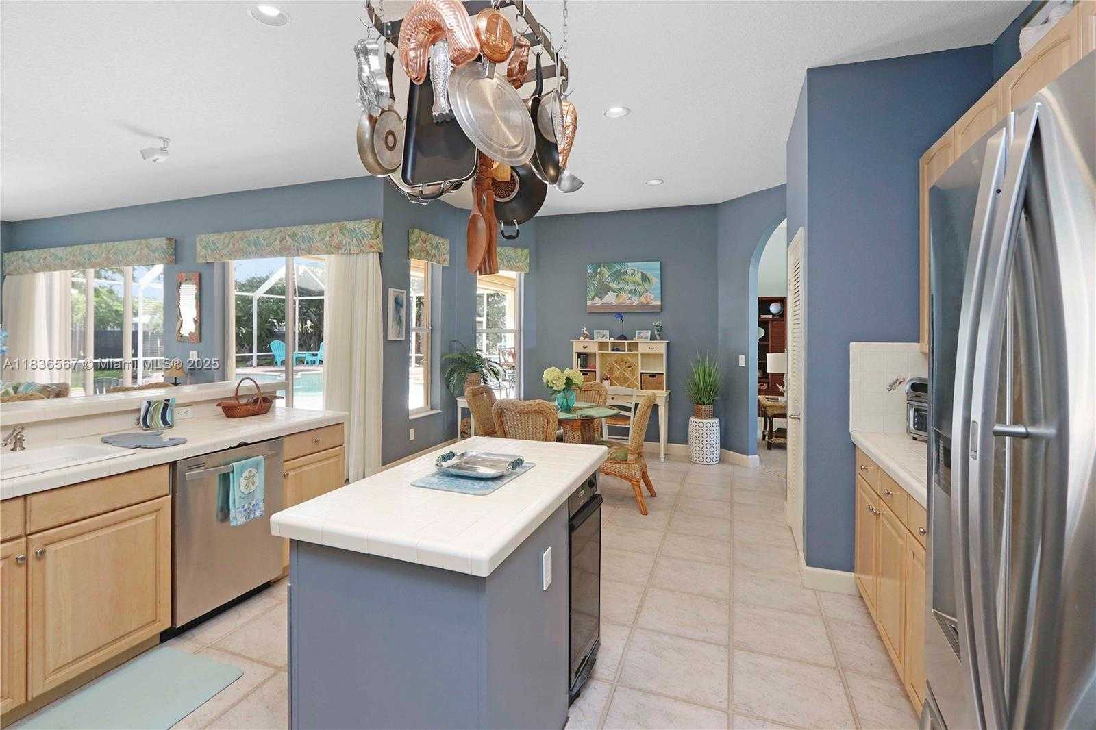 Small Image of 2725 FAIRWAYS DR, Homestead Number 6