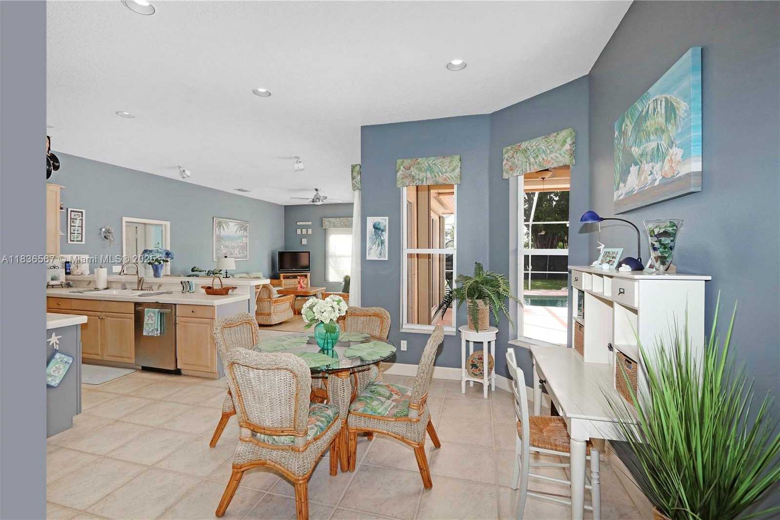 Small Image of 2725 FAIRWAYS DR, Homestead Number 7