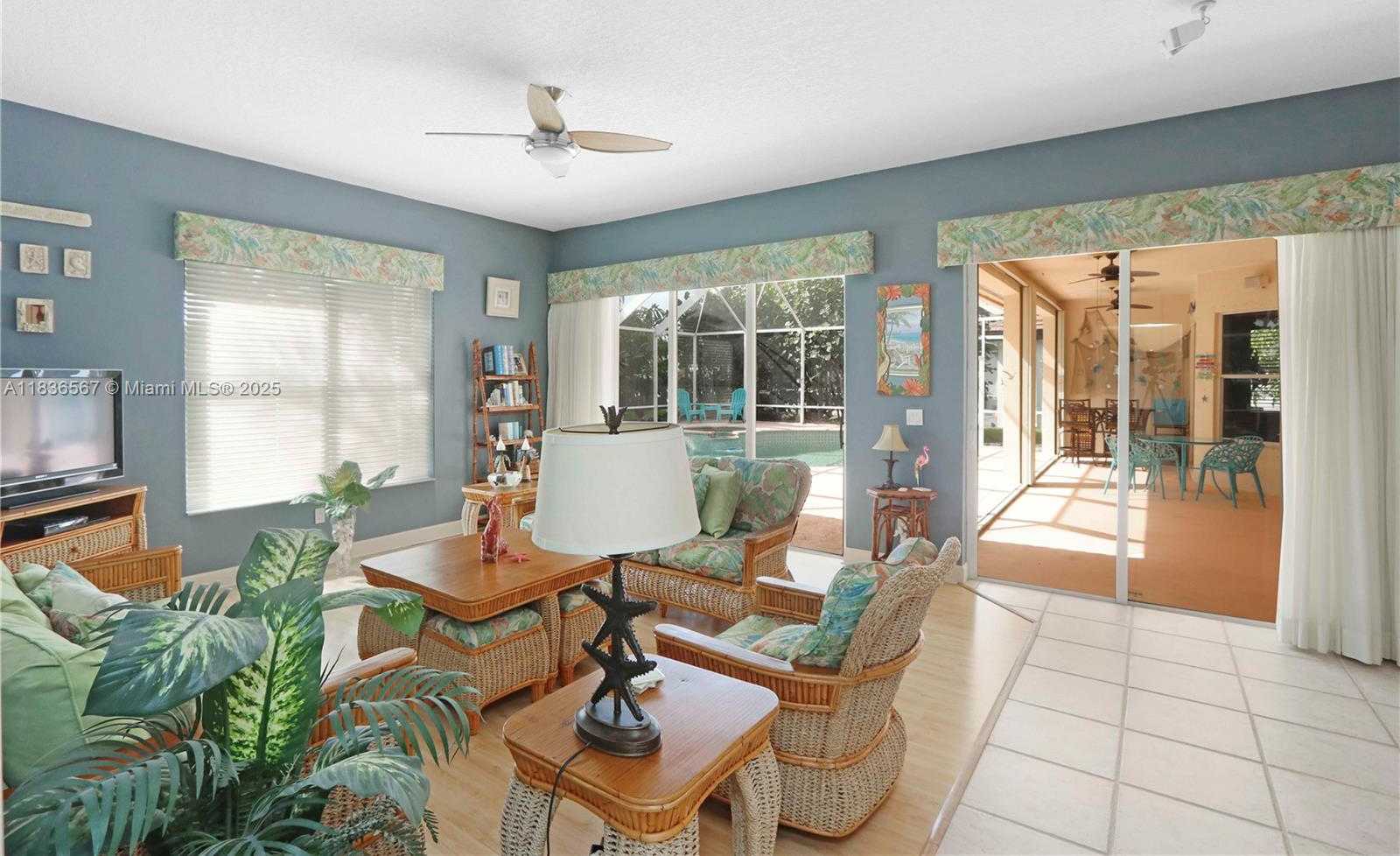 Small Image of 2725 FAIRWAYS DR, Homestead Number 9