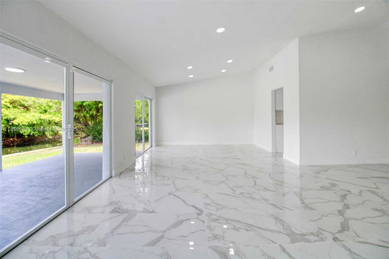 Small Image of 4808 MANGO DR, Tamarac Number 23