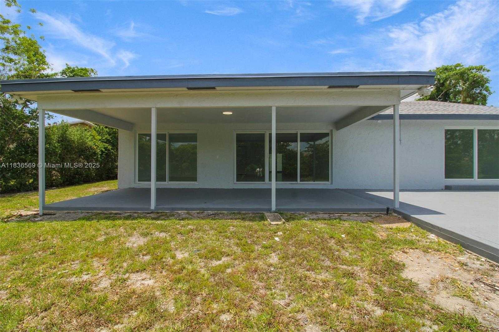 Small Image of 4808 MANGO DR, Tamarac Number 35