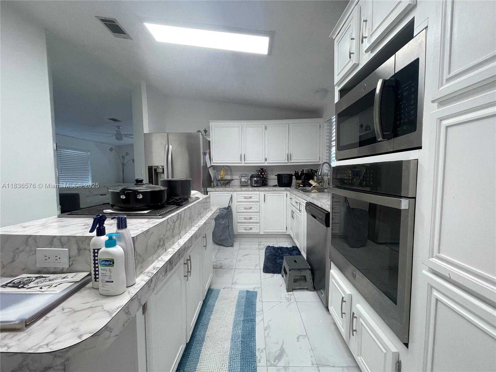 Small Image of 19800 SOUTH WEST 180TH AVE UNIT 5, Miami Number 12