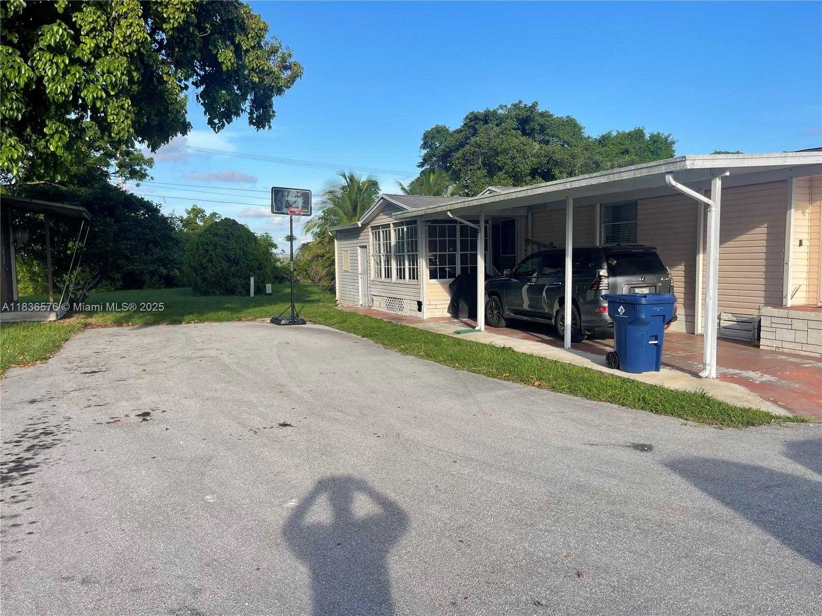 Small Image of 19800 SOUTH WEST 180TH AVE UNIT 5, Miami Number 3