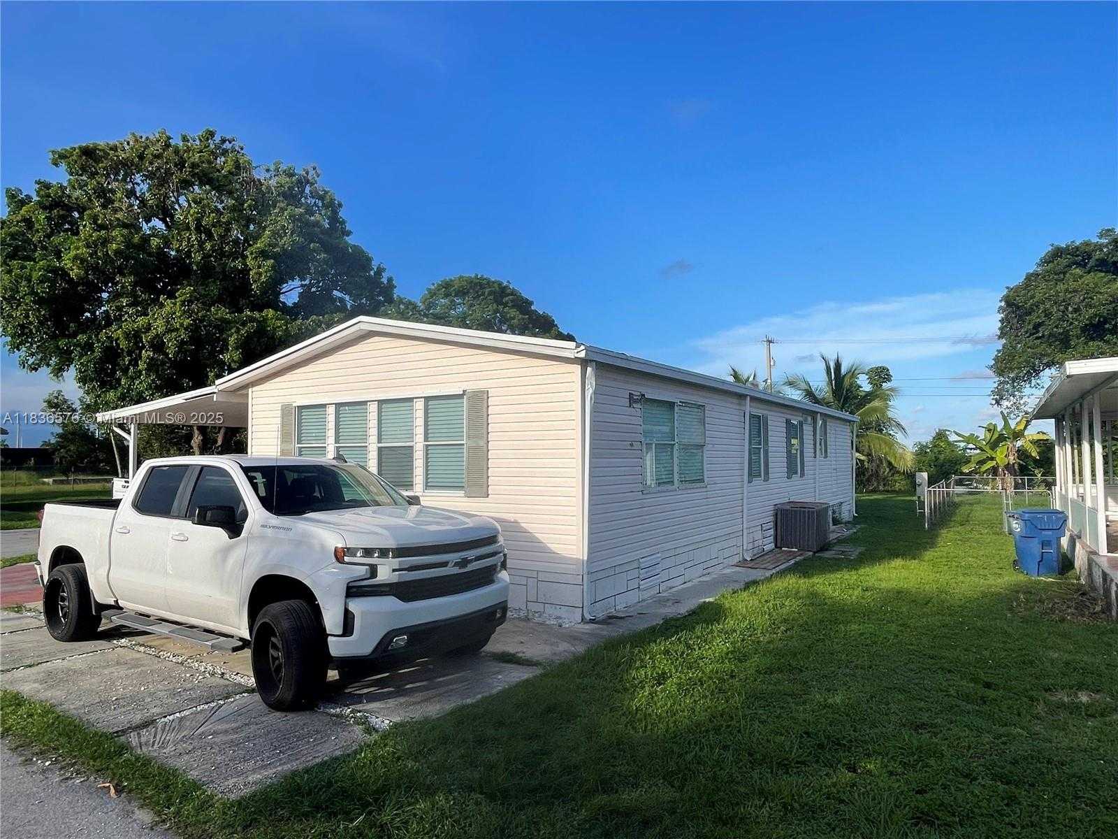 Small Image of 19800 SOUTH WEST 180TH AVE UNIT 5, Miami Number 4