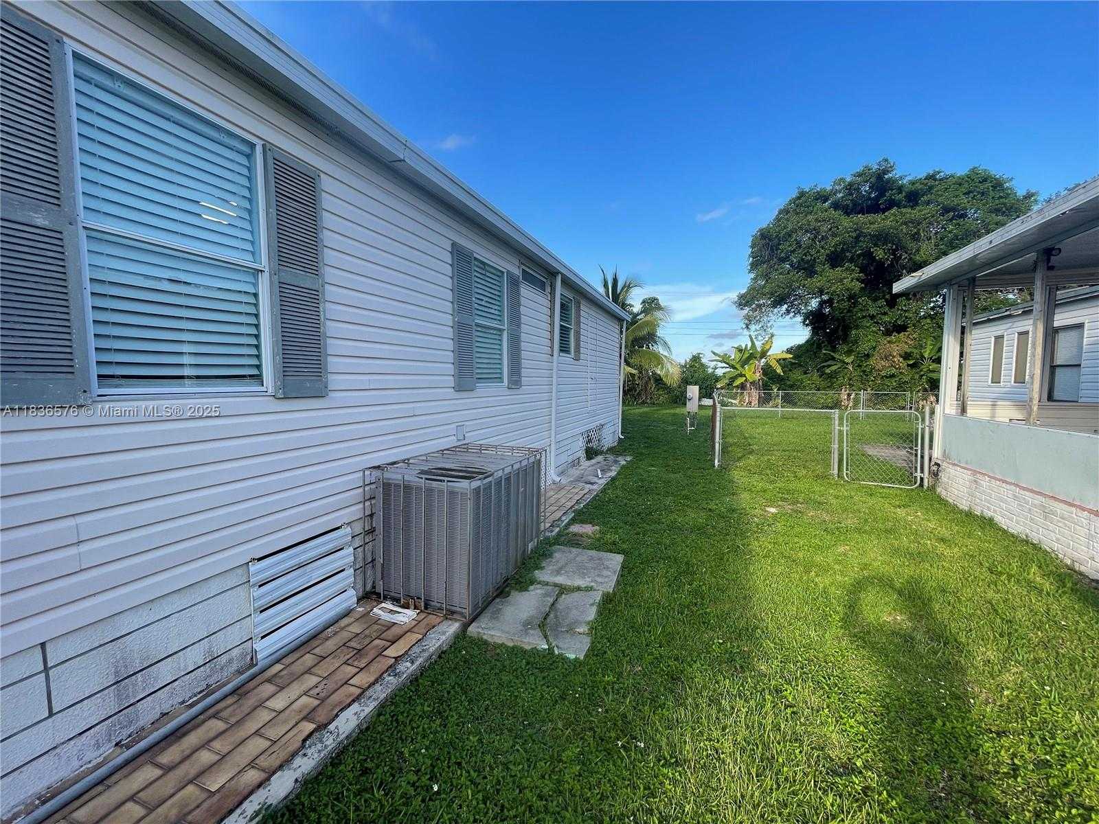 Small Image of 19800 SOUTH WEST 180TH AVE UNIT 5, Miami Number 5