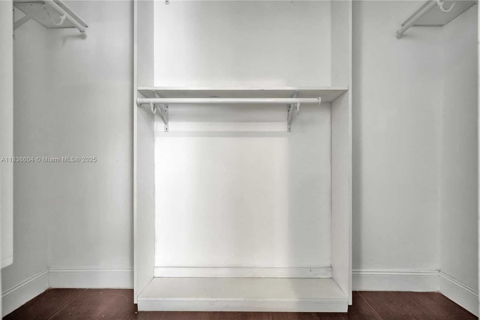 Small Image of 4721 WEST PARK RD, Hollywood Number 28