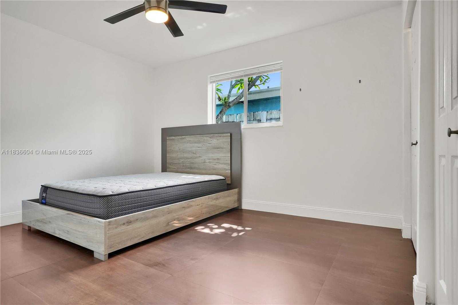 Small Image of 4721 WEST PARK RD, Hollywood Number 29