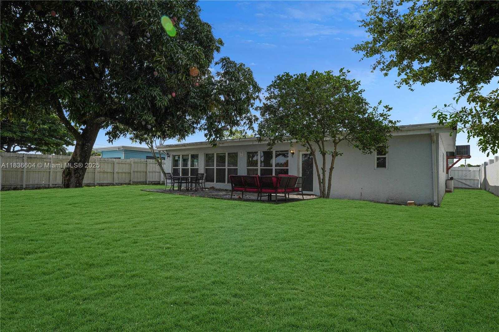 Small Image of 4721 WEST PARK RD, Hollywood Number 34