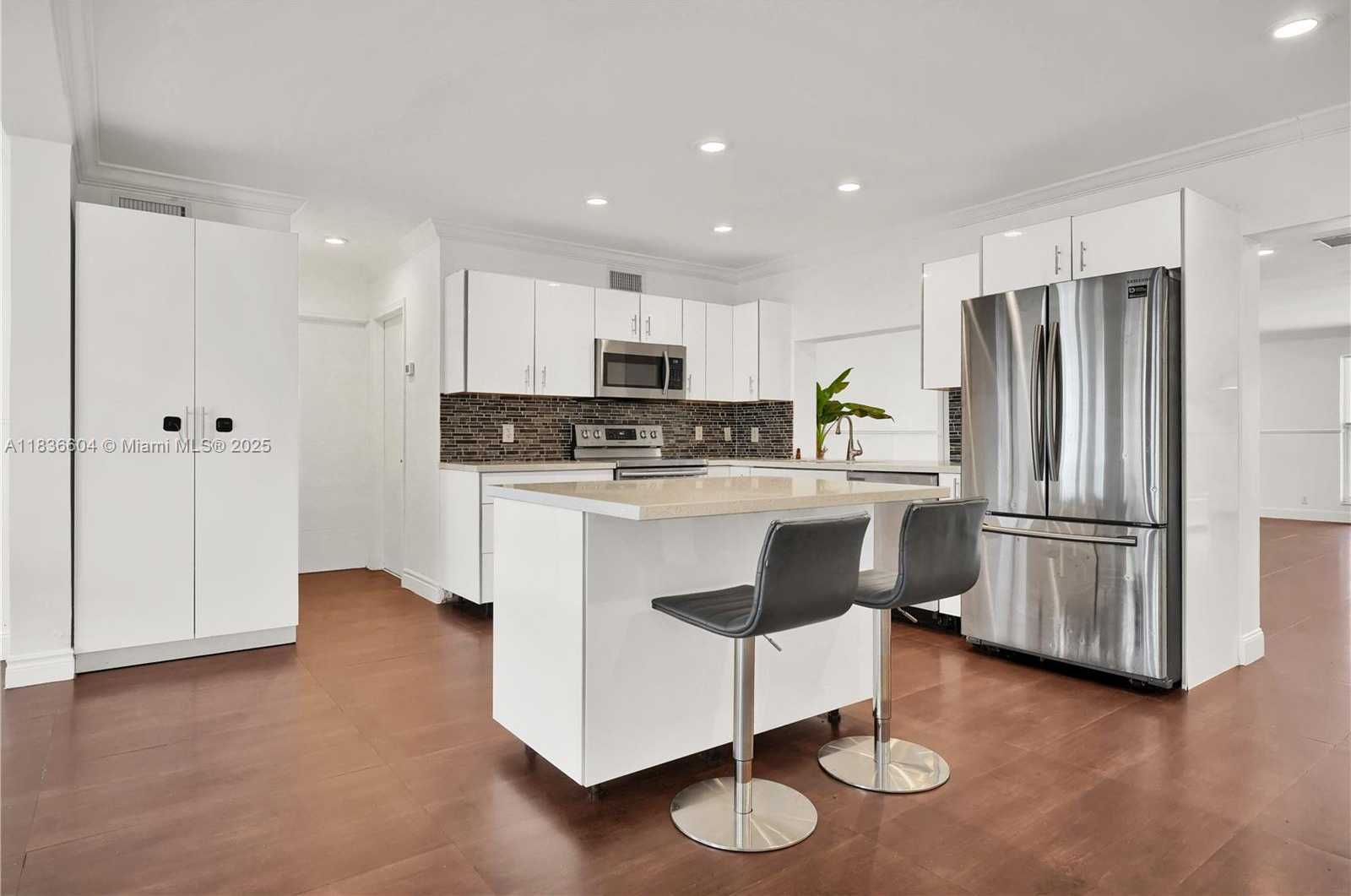 Small Image of 4721 WEST PARK RD, Hollywood Number 9