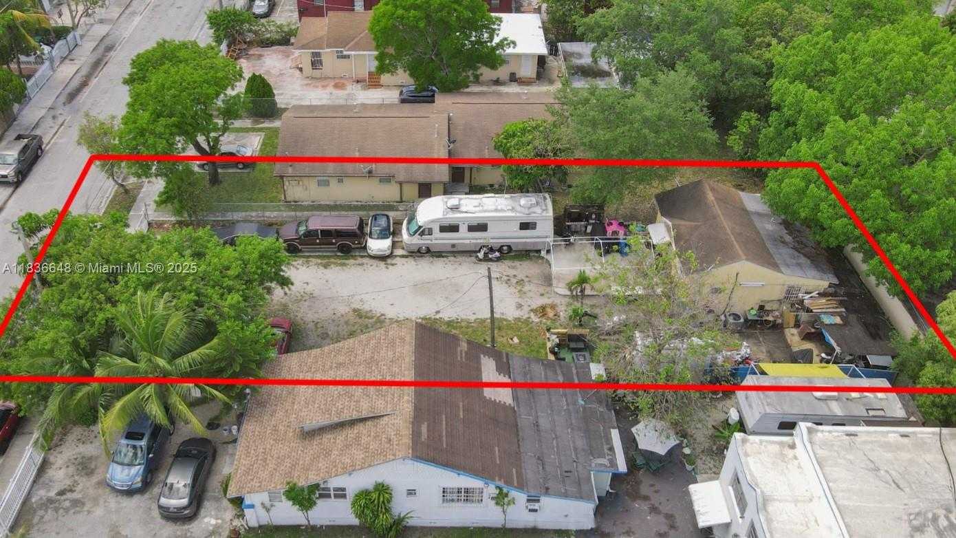 Small Image of 369 NORTH WEST 33RD ST, Miami Number 5