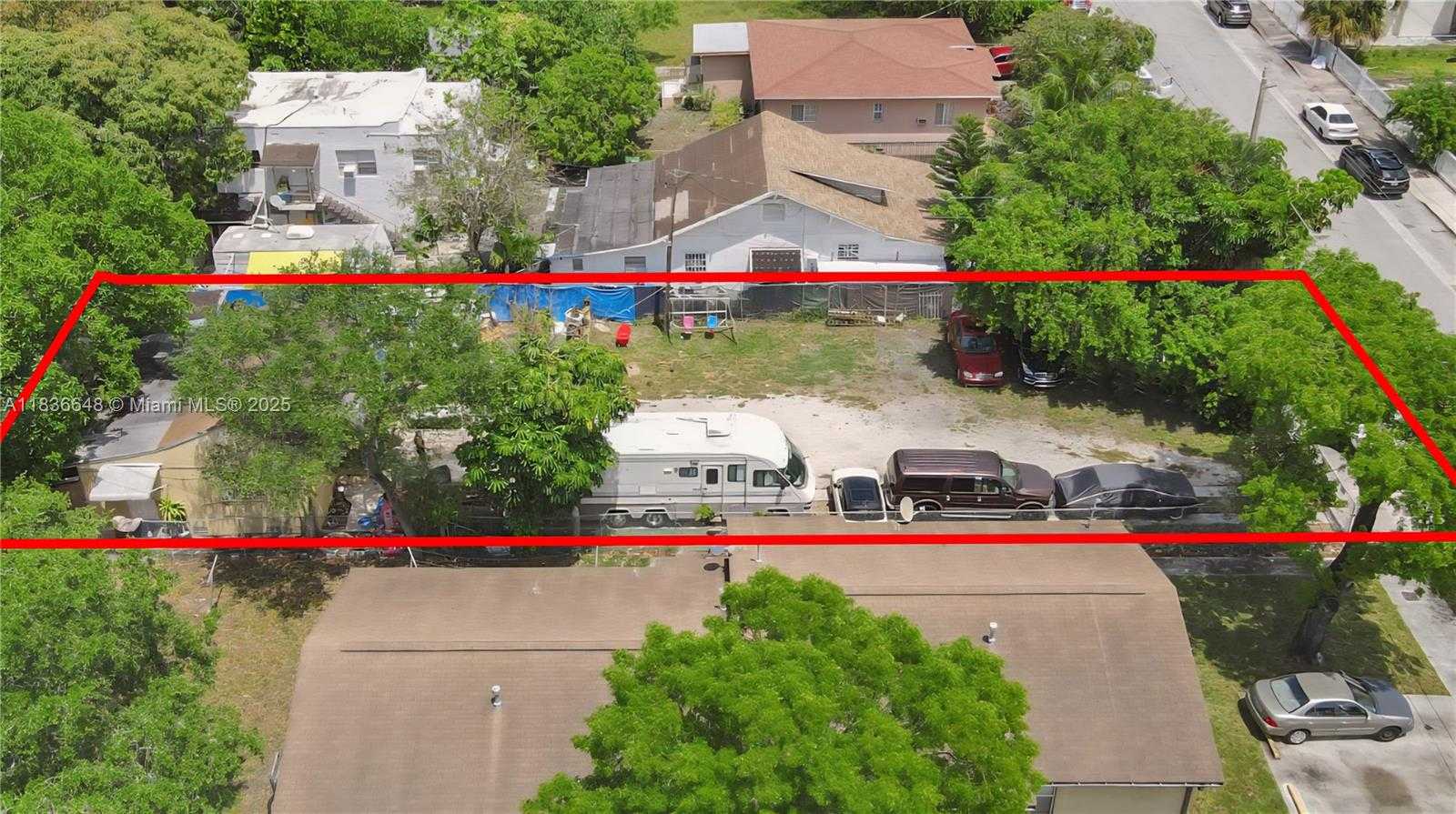 Small Image of 369 NORTH WEST 33RD ST, Miami Number 7