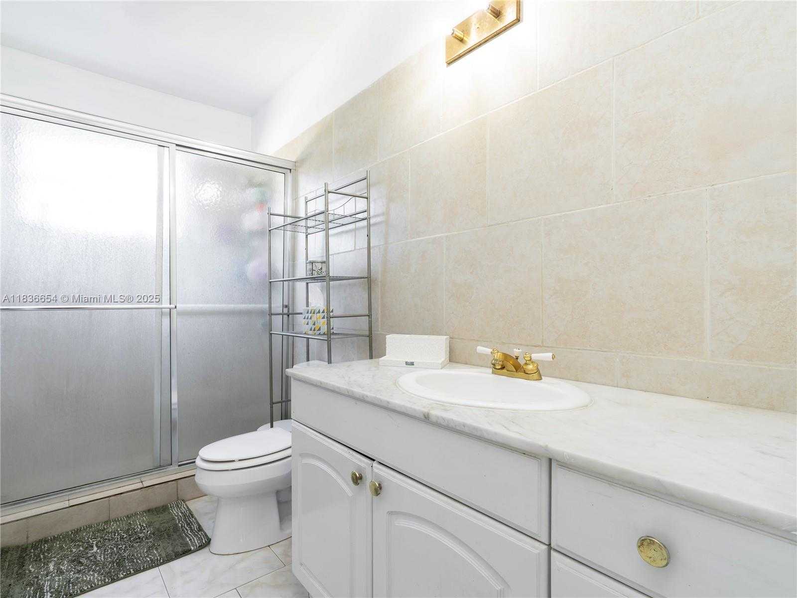 Small Image of 6530 TYLER ST, Hollywood Number 14