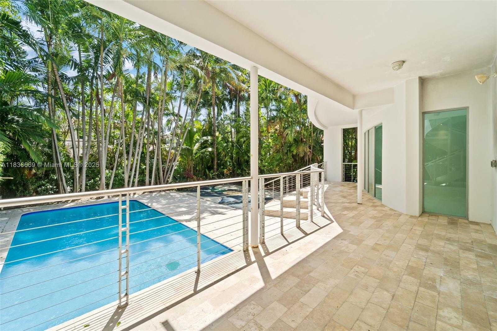Small Image of 5625 NORTH BAY RD, Miami Beach Number 14