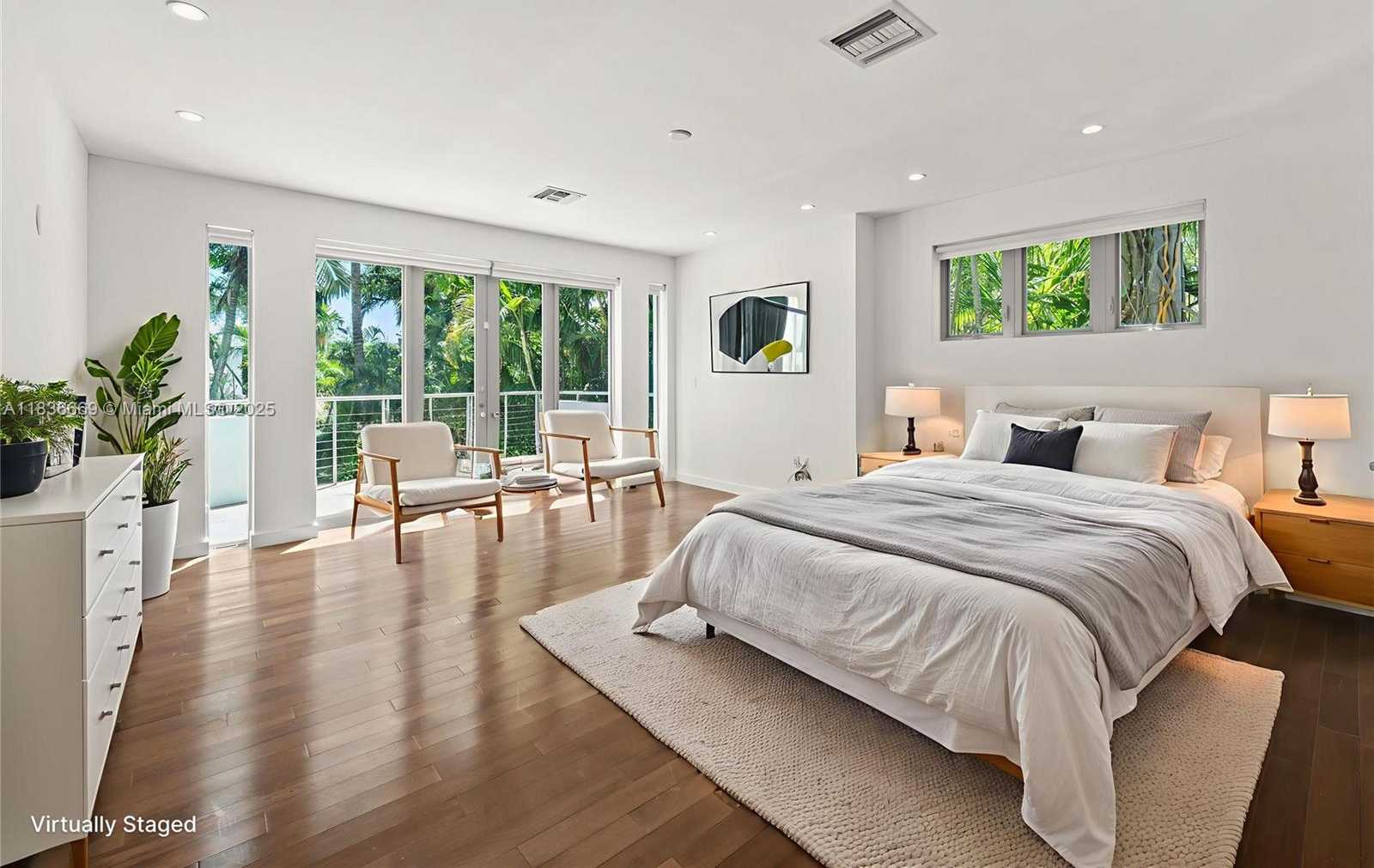 Small Image of 5625 NORTH BAY RD, Miami Beach Number 26