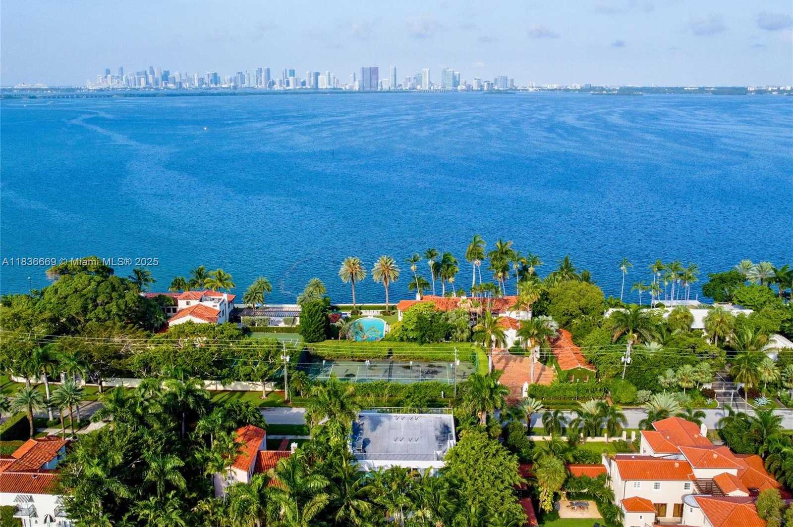 Small Image of 5625 NORTH BAY RD, Miami Beach Number 39